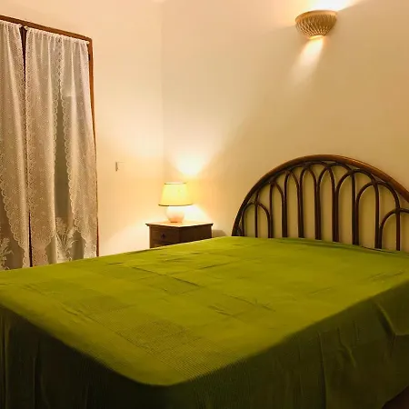 8 Arbousiers 21 * Bonifacio (Corsica)