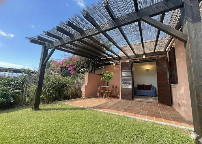 8 Arbousiers 21 * Bonifacio (Corsica)